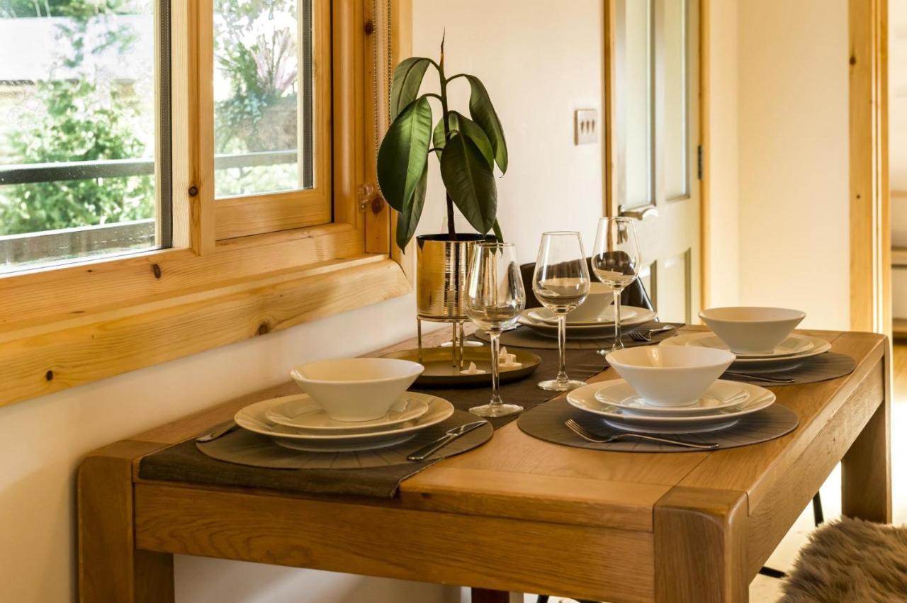 Fern Lodge - 2 Bedroom Log Cabin - Saint Florence - Tenby Exterior foto