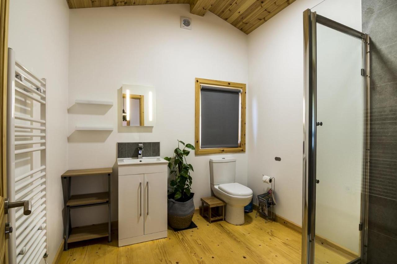 Fern Lodge - 2 Bedroom Log Cabin - Saint Florence - Tenby Exterior foto