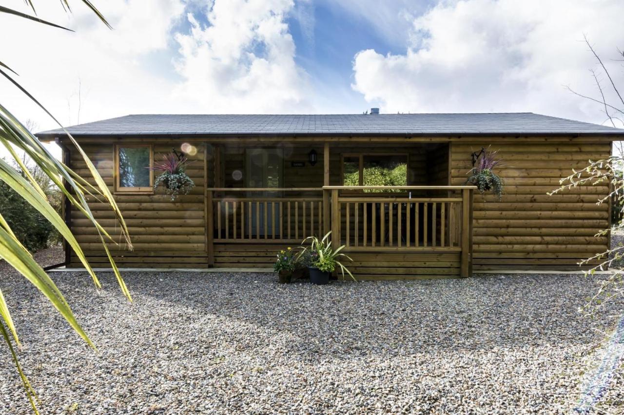 Fern Lodge - 2 Bedroom Log Cabin - Saint Florence - Tenby Exterior foto